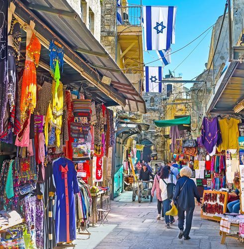 יוצאים לקניות ברחוב המיתולוגי: בנחלת בנימין תמצאו כמה חנויות ממש שוות לרכישת בדים